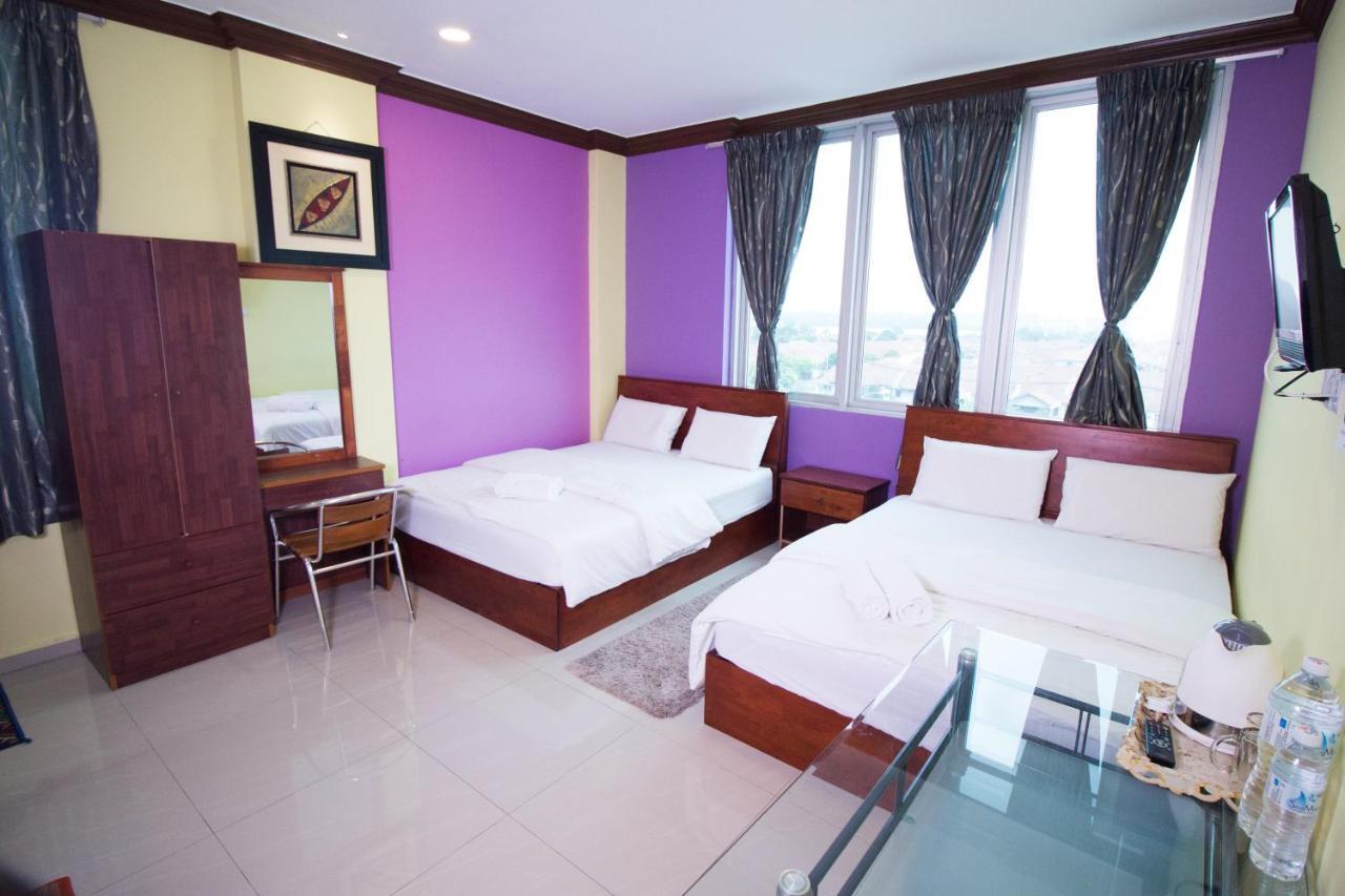 Saujana City Hotel Bandar Saujana Putra Esterno foto
